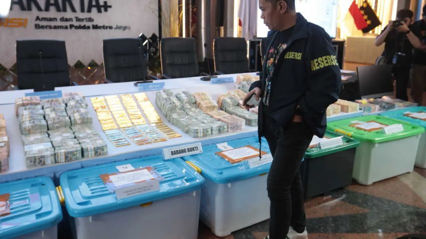 Polri Libatkan FBI untuk Periksa Dolar Sitaan Kasus Febrie Adriansyah