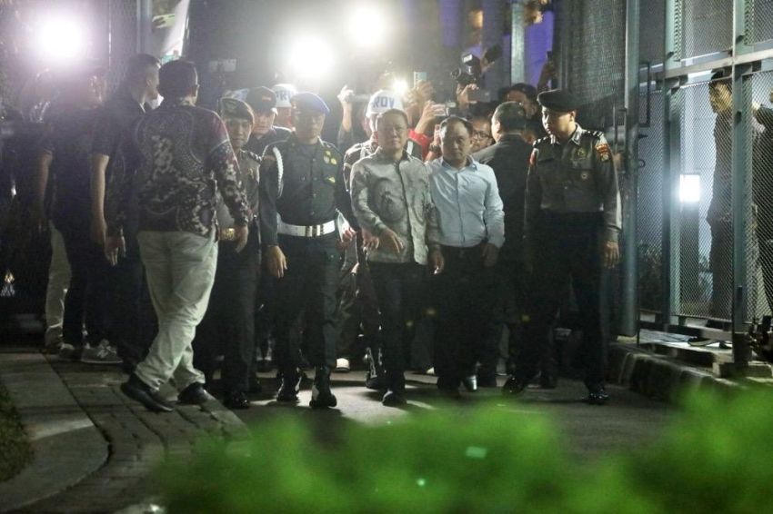 Dulu Memborgol Tersangka Korupsi, Kini Febrie Adriansyah Ditahan Tanpa Borgol Disorot DPR