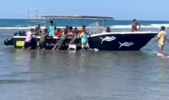 Speedboat Tenggelam Dihantam Gelombang di Teluk Tomini: 11 WNA dan 1 ABK Selamat Bertahan di Atas Rakit, Nahkoda Masih Hilang