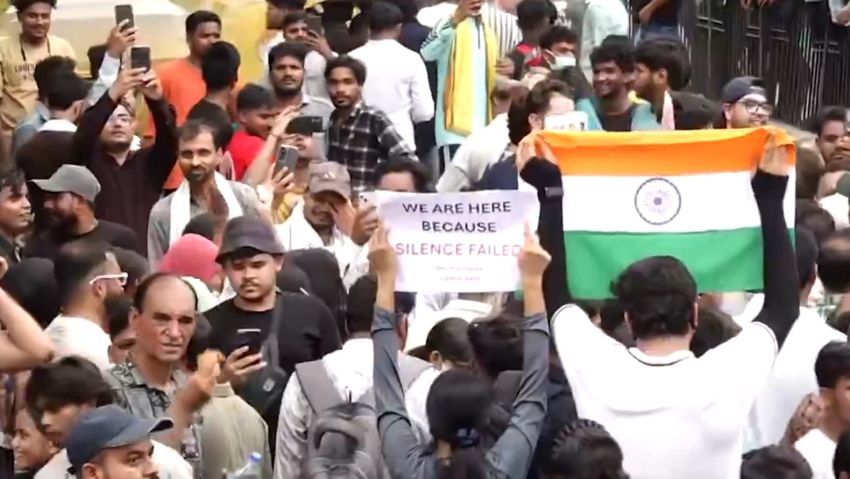 Ribuan Demonstran Bersorak! Menteri Pendidikan India Mundur usai Skandal Kebocoran Soal Ujian Rugikan 2 Juta Peserta