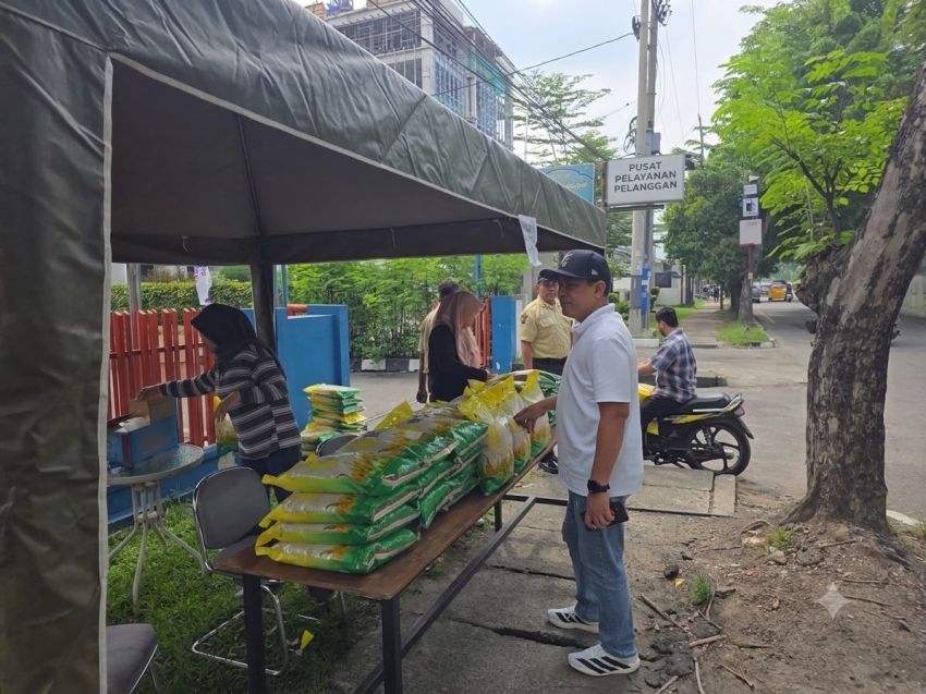 Bulog Sumut Perluas Penjualan Beras SPHP, Kini Bisa Dibeli Langsung di Depan Gudang dan Kantor Bulog