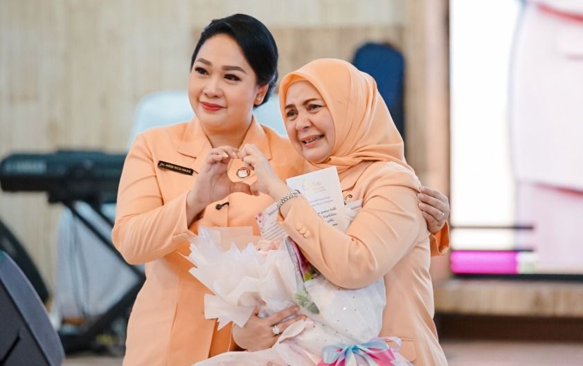 Momen Haru Pelepasan Ketua DWP Kota Medan Ismiralda Jelang Purna Pengabdian, Airin: Beliau Bukan Hanya Pendamping, tapi Sahabat Luar Biasa