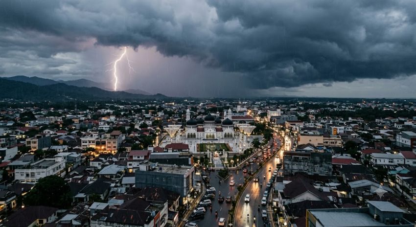 Cuaca Aceh Hari Ini, Rabu 5 Agustus: Hujan Petir Berpotensi Guyur Aceh Barat hingga Nagan Raya