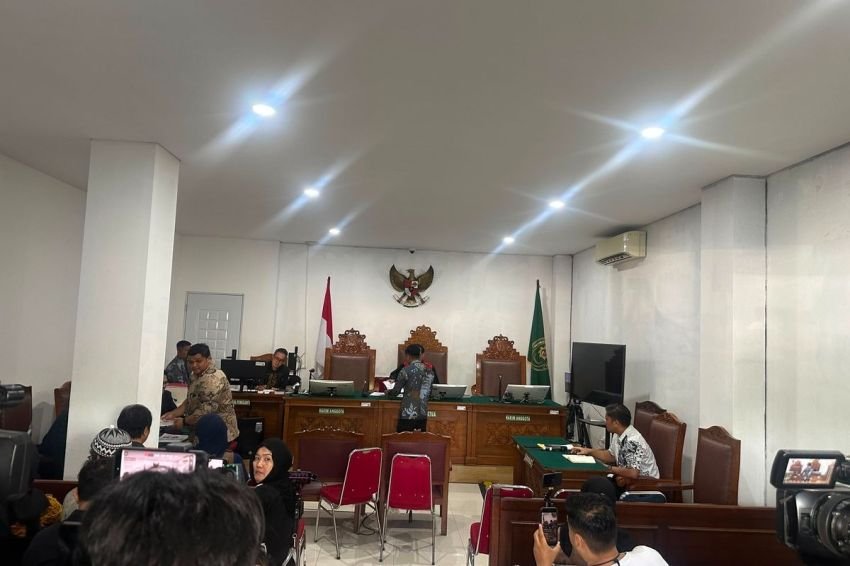 Analogi Kartu Joker-Jack, Roy Suryo Sentil Kejati-Kejari yang Tak Hadir Sidang