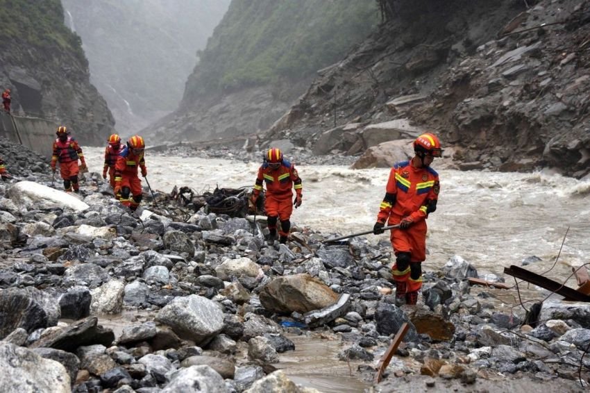 Update Bencana Nepal-Tibet: 750 Tewas, Ribuan Turis Asing Masih Dicari