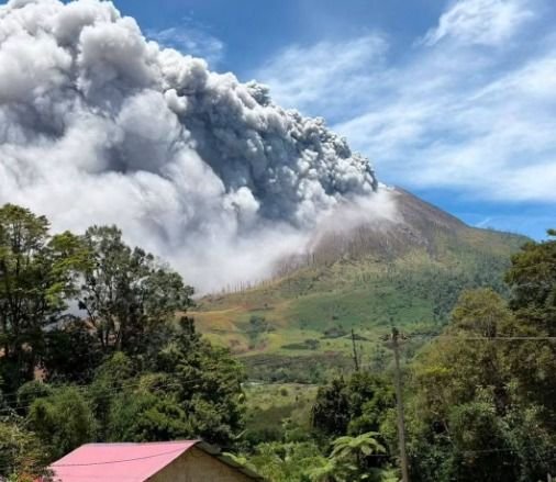 Gunung Sinabung Erupsi, Status Naik dari Waspada Menjadi Siaga!