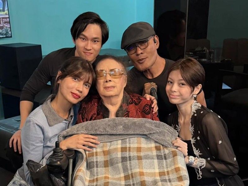 'Hanya Cinta yang Lebih Sedikit', Kalimat Haru Deddy Corbuzier Saat Melepas Kepergian Sang Ibu