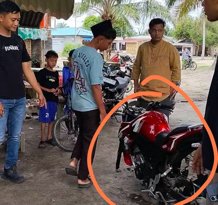 Viral! Ban Depan dan Belakang Motor Raib Saat Sholat Jumat di Halaman Masjid Al Muallim, Warga Batu Bara Minta Pelaku Segera Ditangkap