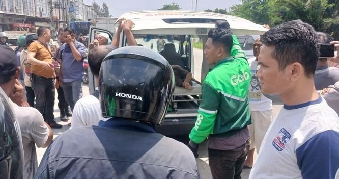 Sempat Mengeluh Pusing, Penumpang Ojol Meninggal Usai Terjatuh dari Motor di Jalan Haji Anif