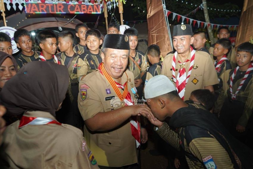 Bupati Asahan Taufik Zainal Abidin Terima Lencana Melati dari Ketua Kwarnas Pramuka: Ini Kehormatan Sekaligus Amanah