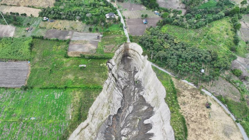 Sinkhole Membesar, Pemkab Aceh Tengah Targetkan Relokasi Warga Pondok Balik Akhir Desember 2026