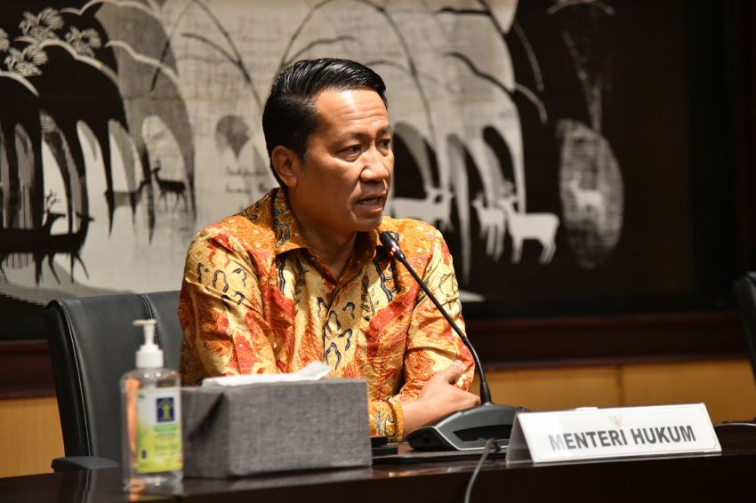 Menkum Supratman: Hukum Tak Boleh Jauh dari Masyarakat