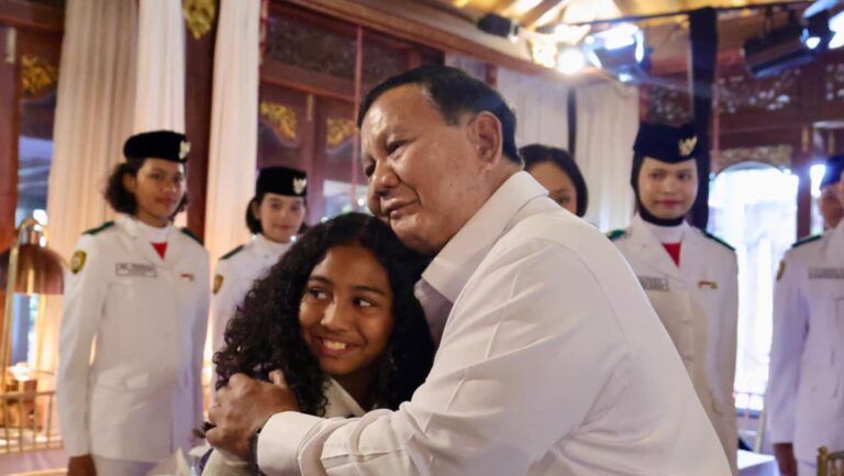 Dari Paskibraka hingga Penerjun Kopassus, Prabowo Kumpulkan dan Beri Apresiasi Petugas Upacara HUT RI di Hambalang