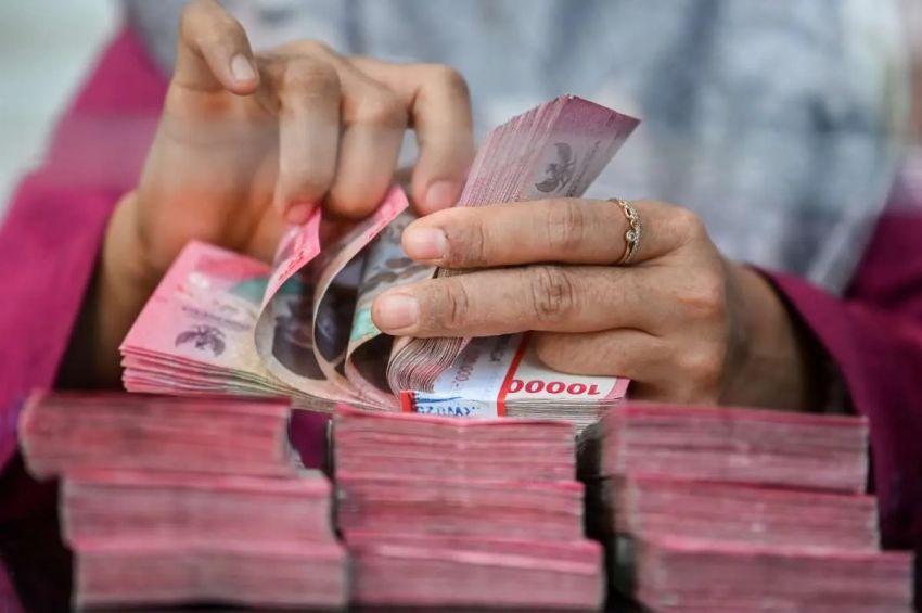Rupiah Balik Melemah, Dolar AS Sentuh Rp17.941 di Awal Perdagangan