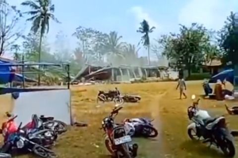 Update Gempa NTT: 3.752 Gempa Susulan, 75 Orang Meninggal dan 92.735 Warga Mengungsi