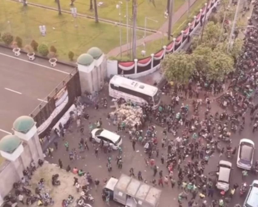 Menko Polkam Pastikan Tak Ada Penyekatan Demo di DPR, Massa Bebas Datang Sampaikan Aspirasi