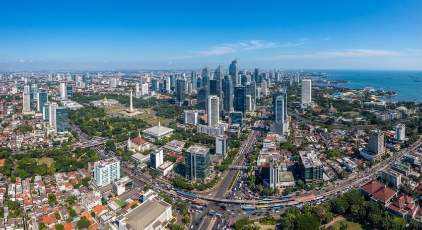 Prakiraan Cuaca Jakarta Jumat 21 Agustus 2026: Seluruh Wilayah Cerah, Suhu Capai 33 Derajat