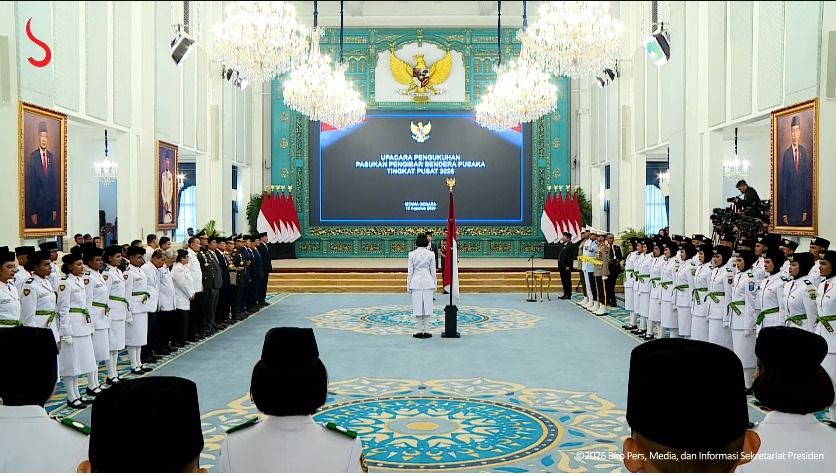Gibran Kukuhkan 76 Paskibraka Nasional, Julita dari Kaltim Bawa Bendera saat Ikrar Putra Indonesia