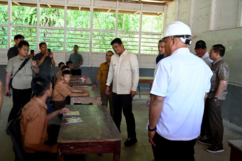 Sekolah Gratis Bobby Nasution Disambut Antusias di Kepulauan Nias, Siswa: Beban Orang Tua Kini Lebih Ringan