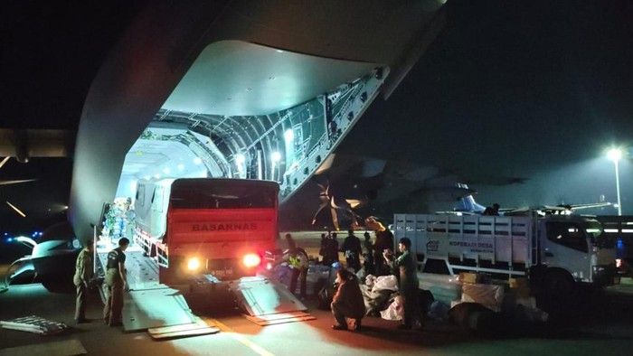 Darat, Udara, dan Helikopter Dikerahkan, Total Bantuan Gempa NTT Tembus 52 Ton di Hari Kedua