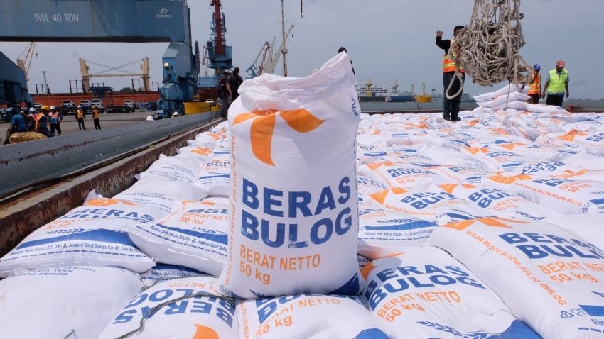 Kado HUT RI, Bantuan Beras Tahap II Mengalir ke 33 Juta Keluarga