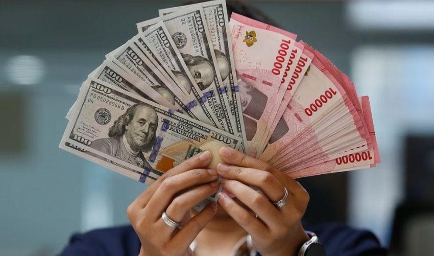 Ketegangan Selat Hormuz Berlanjut, Rupiah Melemah Tipis ke Rp17.877 Jelang Data Inflasi AS