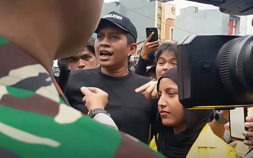 Aksi BEM UI di Sudirman Memanas, Massa Bawa 8 Tuntutan untuk Pemerintah