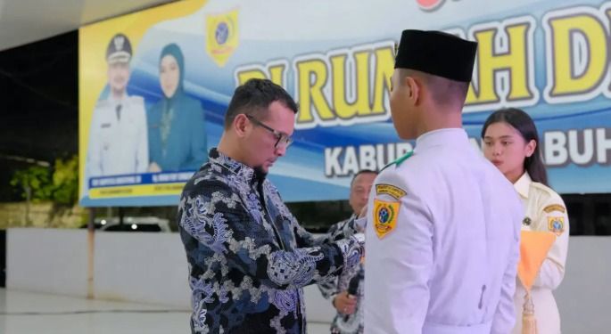 Malam Resepsi HUT ke-81 RI di Labusel, Bupati Fery: Pengabdian Paskibraka Baru Dimulai