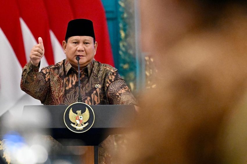 Petugas Berjibaku hingga Sakit Hirup Asap, Prabowo Perintahkan Karhutla Segera Diatasi