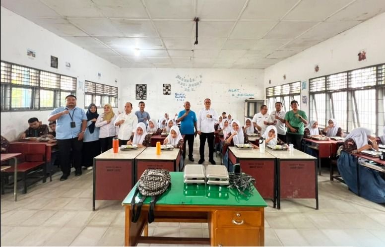 Wawako Tanjungbalai Cek Langsung Program MBG di SMA Negeri 2, Pastikan Siswa Terima Makanan Bergizi Berkualitas