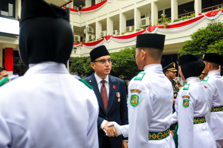 Wali Kota Rico Waas Kukuhkan 48 Paskibraka Medan, Siap Kibarkan Merah Putih di HUT ke-81 RI