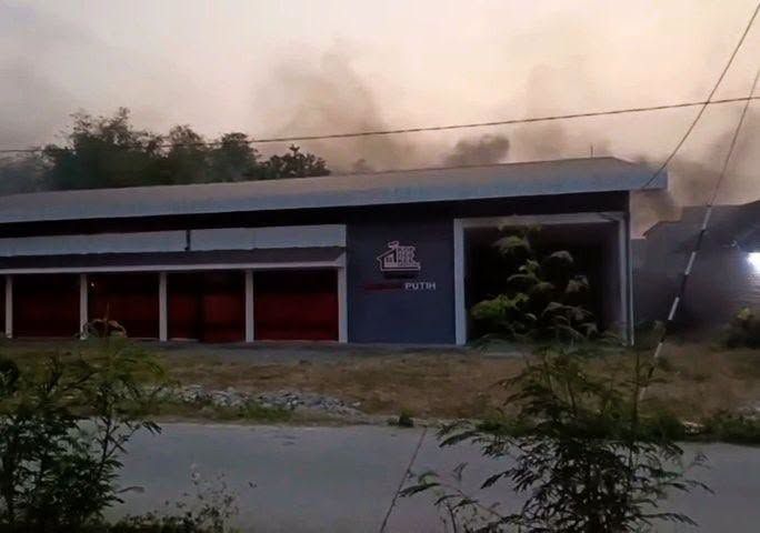Koperasi Desa Merah Putih di Mojokerto Terbakar, Saksi Sebut Ada Tiga Kali Dentuman