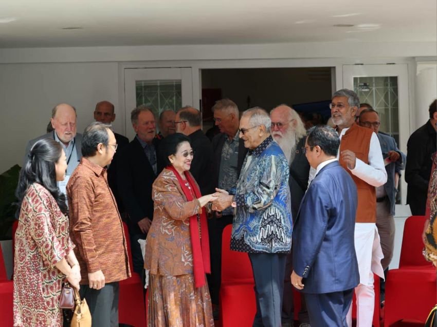 Megawati Ingatkan Bahaya AI: Jangan Sampai Melampaui Otak Manusia