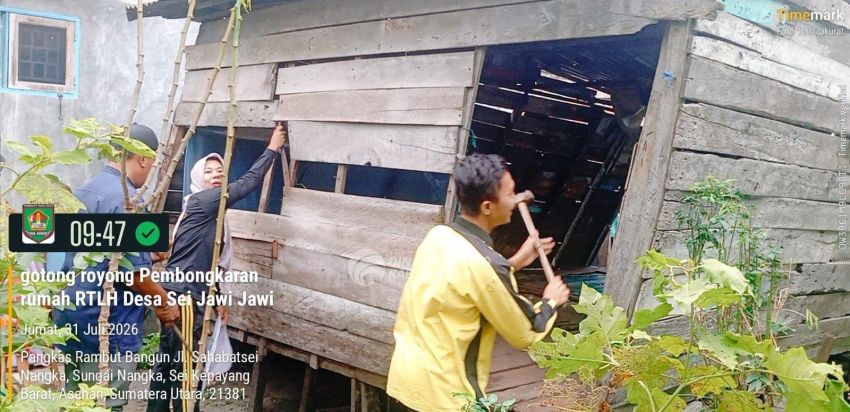 Camat Sei Kepayang Barat Pantau Pembangunan RTLH di Desa Sei Jawi-Jawi, Tujuh Rumah Dapat Bantuan