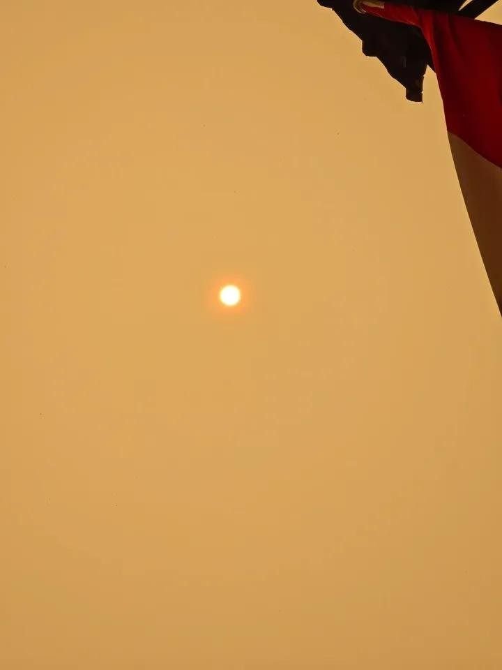 Siang Bolong Terasa Senja, BMKG Ungkap Penyebab Langit Pontianak Berubah Kuning