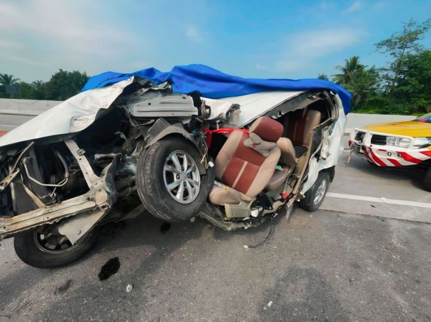 Diduga Lengah, Avanza Hantam Truk di Tol Sergai, 1 Tewas 7 Luka-luka