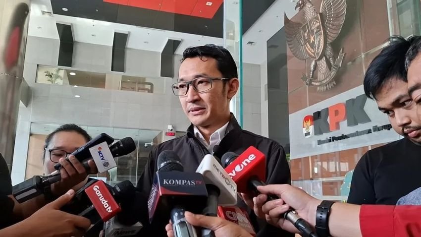 Ditanya Selisih 2.000 SGD, Raja Juli Cuma Bungkam dan Minta Maaf, Stafsusnya Malah Mangkir dari KPK