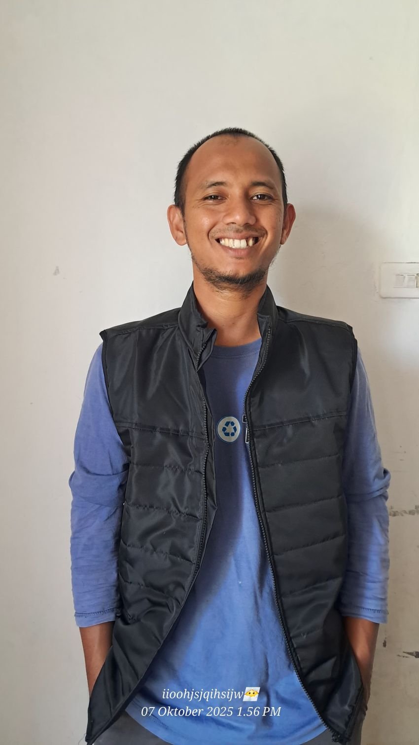 Dulu Dibuang Kini Disayang Kisah Cerdas Pemuda Aceh Sulap Tumpukan Botol Plastik Jadi Sofa Jutaan Rupiah