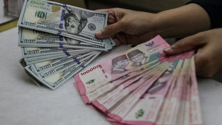 Rupiah Stagnan Sepekan, Pekan Depan Diramal Fluktuatif di Rp17.600-17.900
