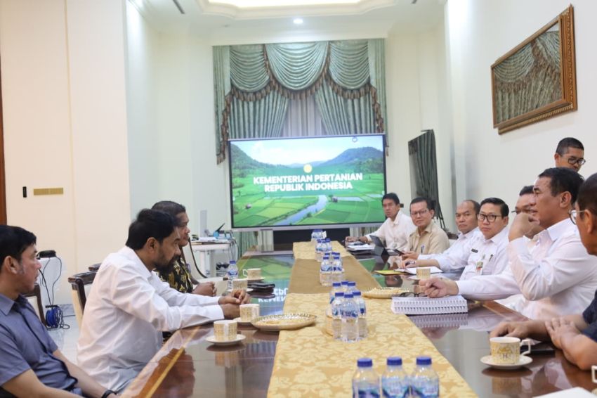 Gubernur Aceh Mualem Temui Mentan Amran, Minta Dukungan Pemulihan Sawah dan Kebun Pascabencana