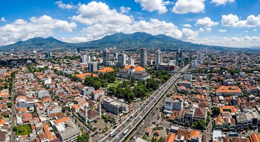 Cuaca Jabar Hari Ini 17 September: Suhu Tembus 36 Derajat, Cerah hingga Berawan