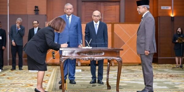 Rombak Posisi Strategis Pajak Hingga KSSK, Suahasil Nazara Lantik 14 Pejabat Baru Kemenkeu