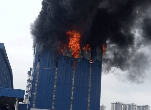 Kebakaran Hebat Landa Pabrik PT Evyap di Sei Mangkei, Tiga Pekerja Meninggal