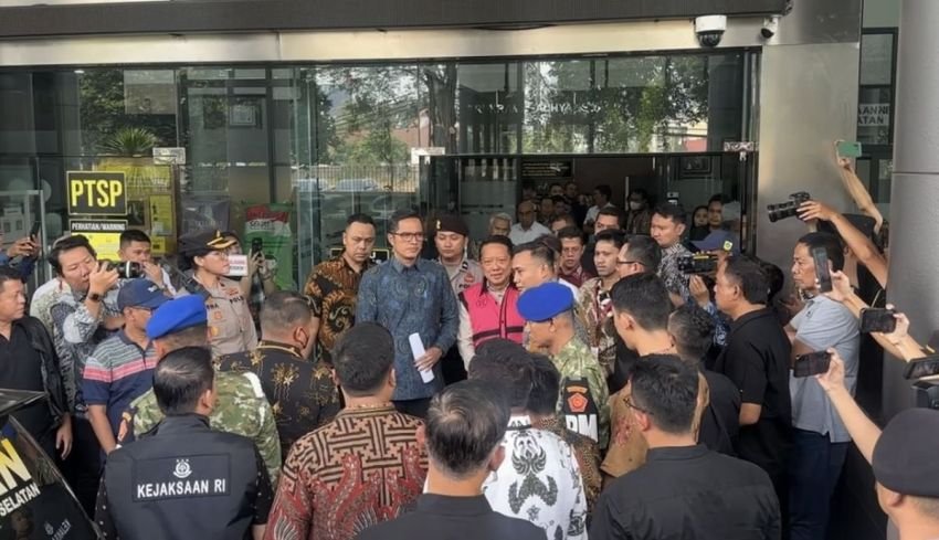 Yakini Presiden Prabowo Diberi Info Menyesatkan, Eks Jampidsus Febrie Ingatkan Adanya 'Database Abadi' Skandal Kakap