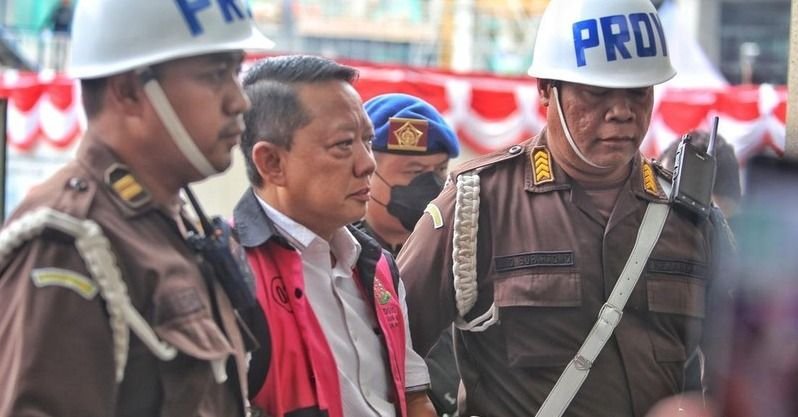 Tiba di Kejagung Naik Mobil Taktis Lapis Baja, Eks Jampidsus Febrie Adriansyah Langsung Jalani Pemeriksaan TPPU