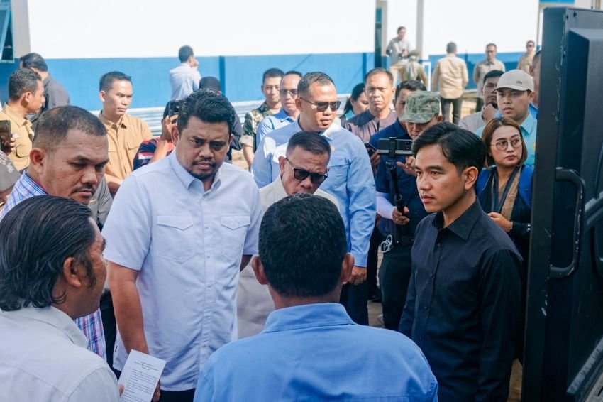 Wapres Gibran Tinjau Rehabilitasi SMA Negeri 1 Barus, Bobby Nasution Minta Pembangunan Dipercepat