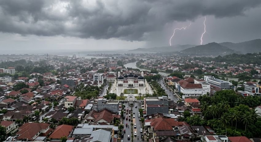 Cuaca Aceh Hari Ini 18 September: Banda Aceh-Aceh Timur Berpotensi Hujan Petir