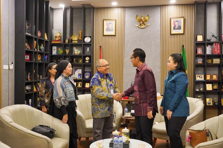 Tak Sekadar Pelatihan, Rico Waas Dorong UMKM Medan Dibina hingga Mandiri dan Berpenghasilan