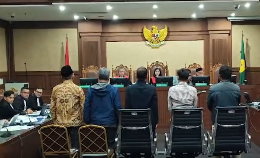 Muncul Sosok &ldquo;Bajak Laut&rdquo; di Sidang Korupsi Kuota Haji, Bongkar Titipan US$406 Ribu untuk Gus Alex
