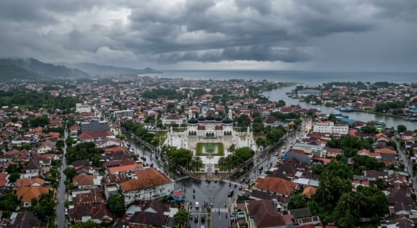 Cuaca Aceh Hari Ini 19 September: Hujan Ringan Mendominasi, Banda Aceh Berawan